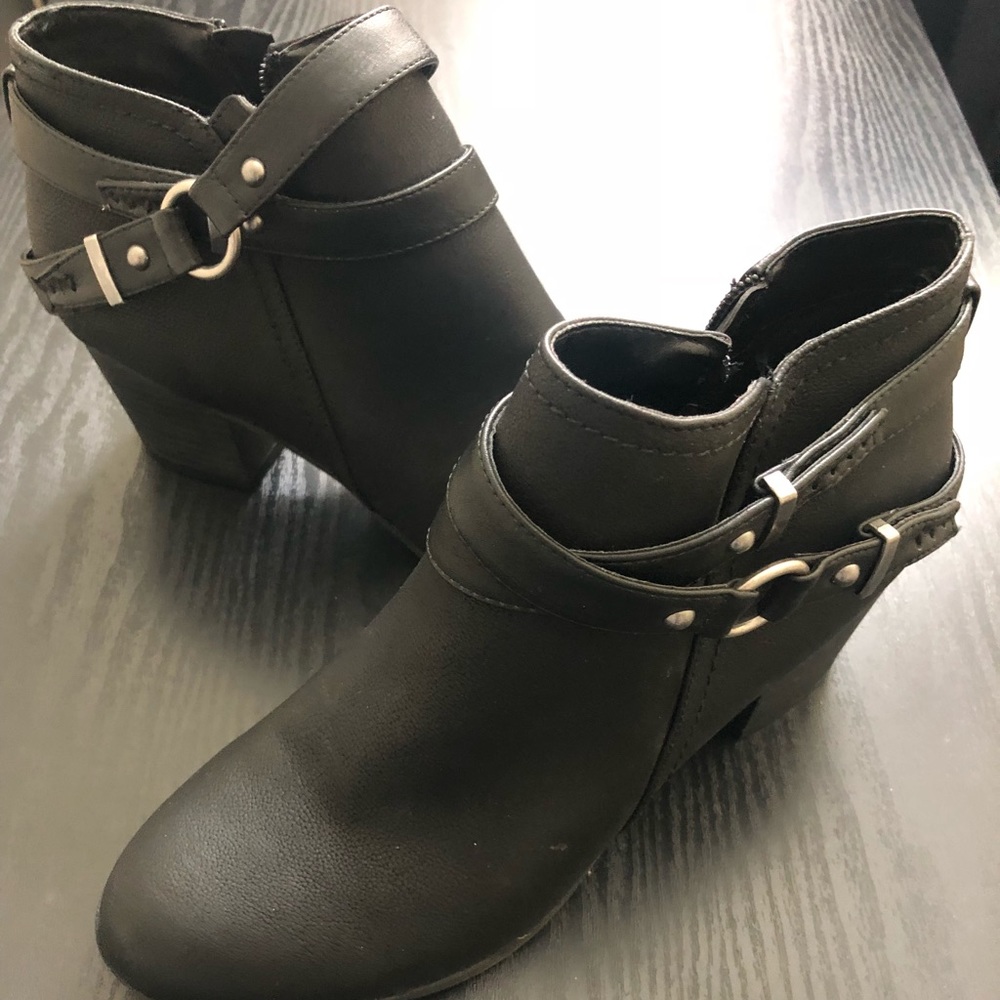 Black booties - Picture 2 of 4